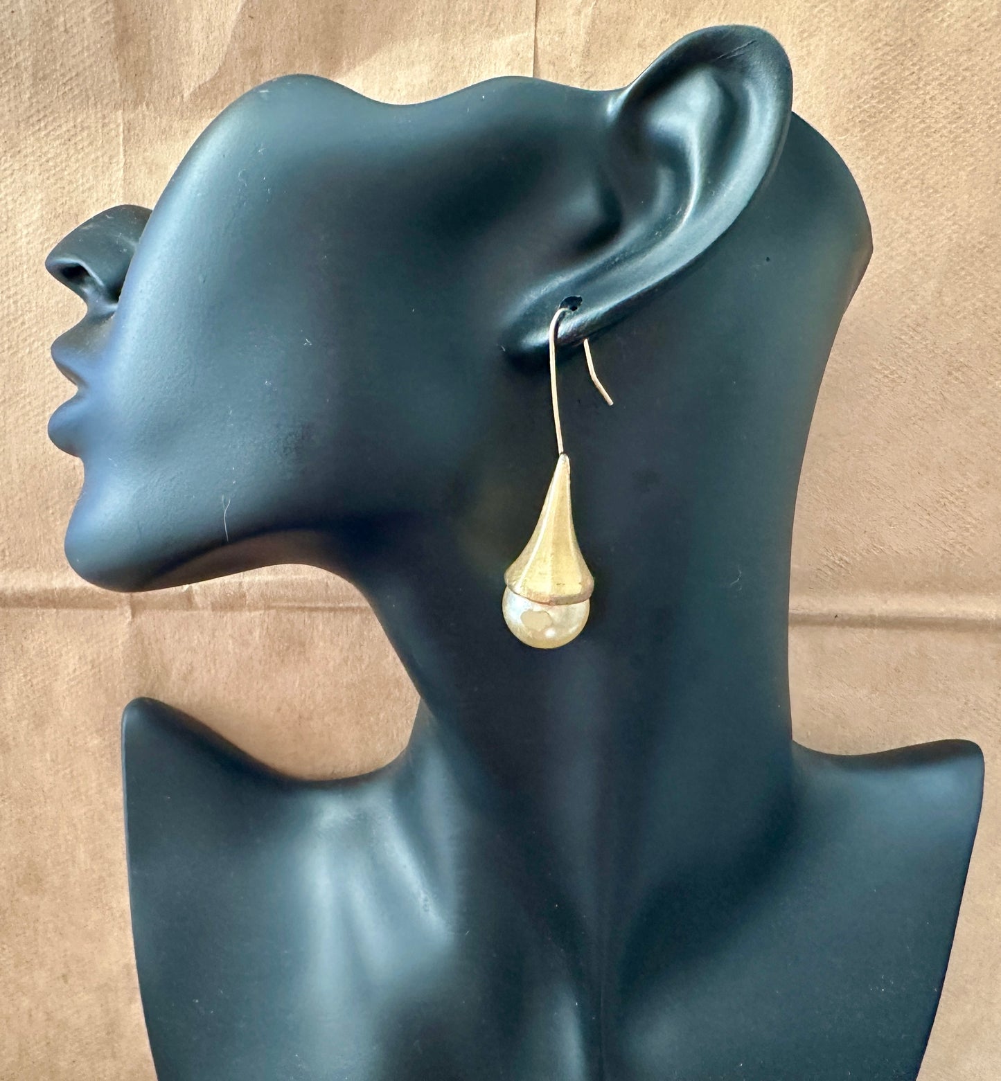 Express Vintage Style Faux Pearl Pendant Necklace Drop Earrings Gold Tone Set