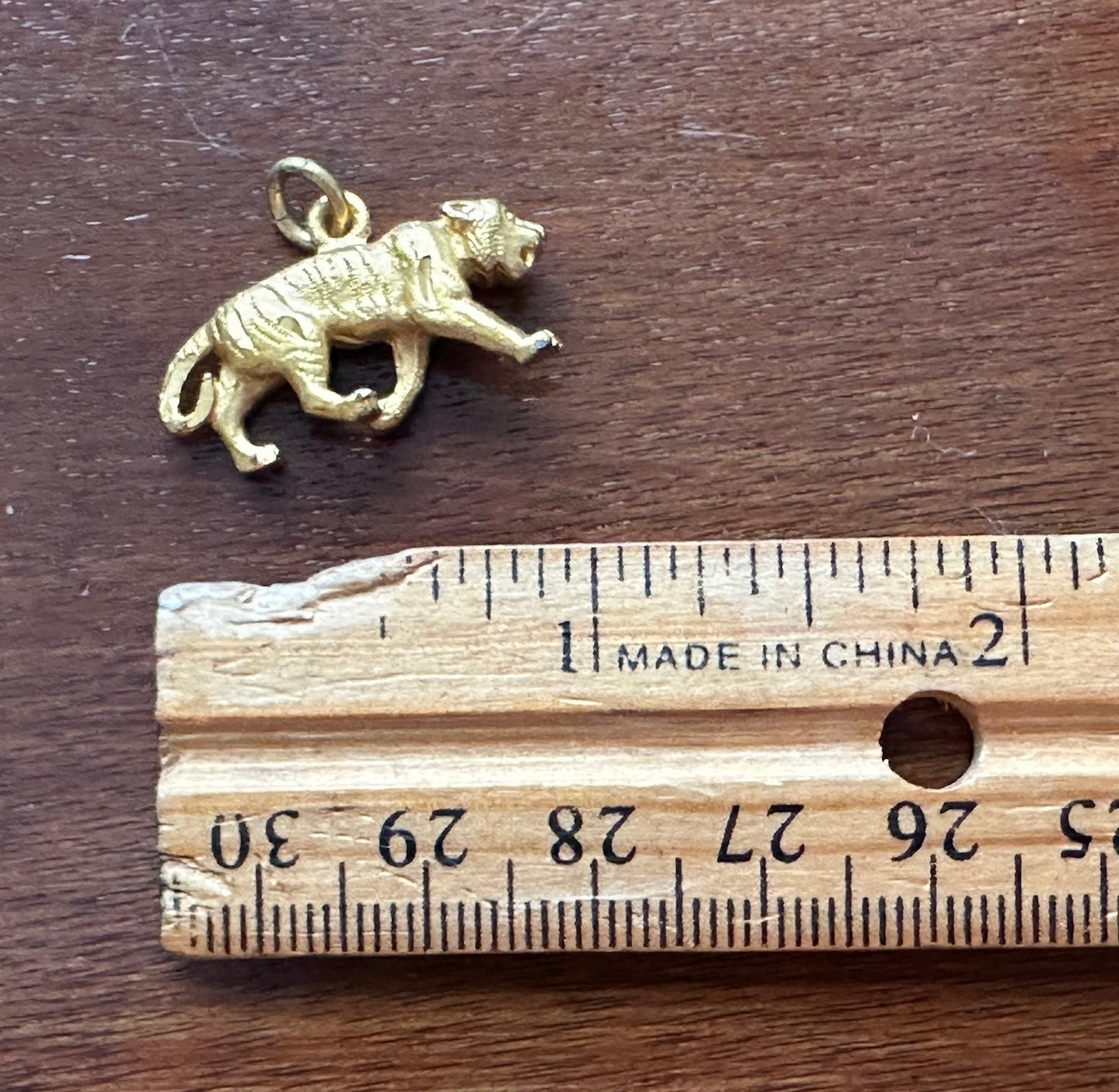 Vintage Gold Tone Textured Panther Lion Jaguar Charm Pendant