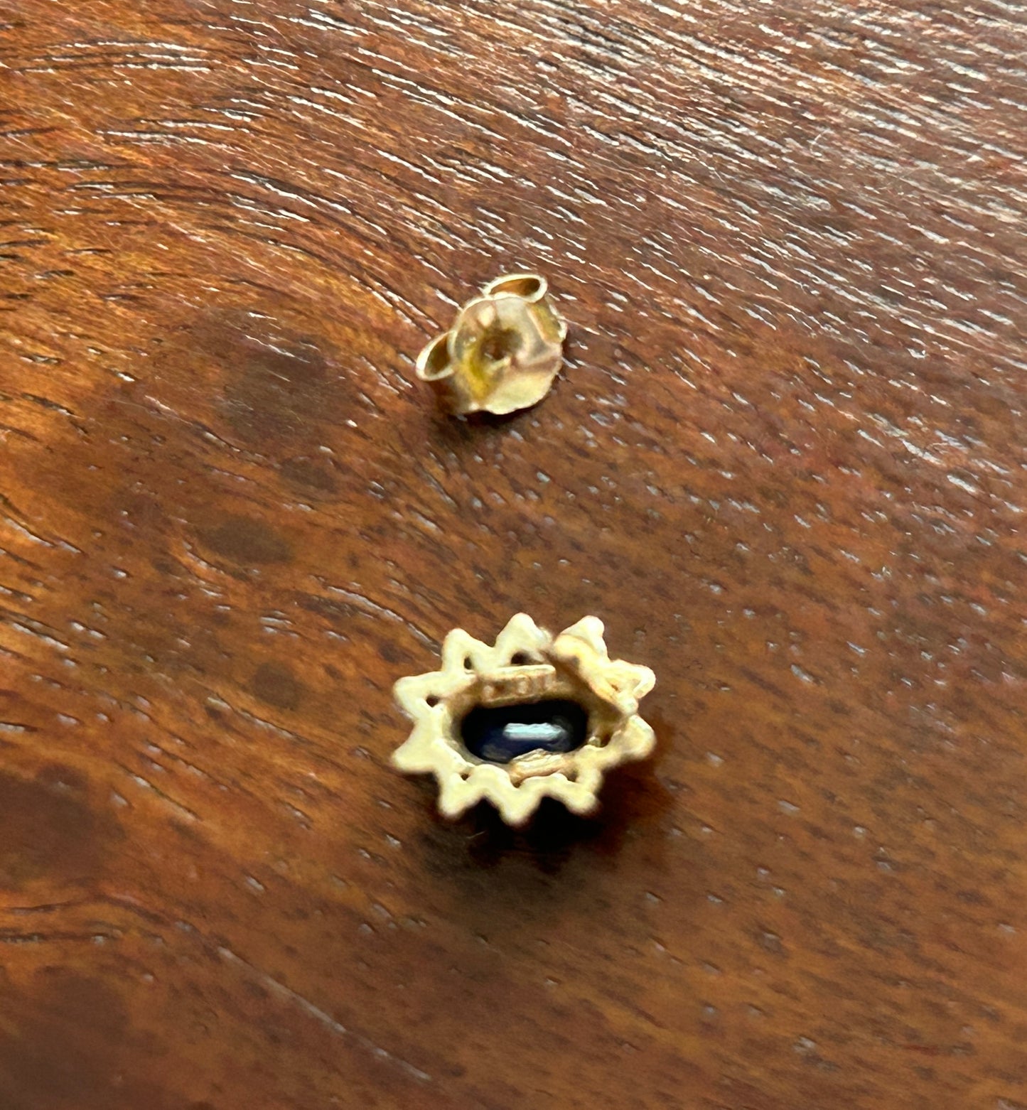 SINGLE 10k Yellow Gold Sapphire Diamond Stud Earring