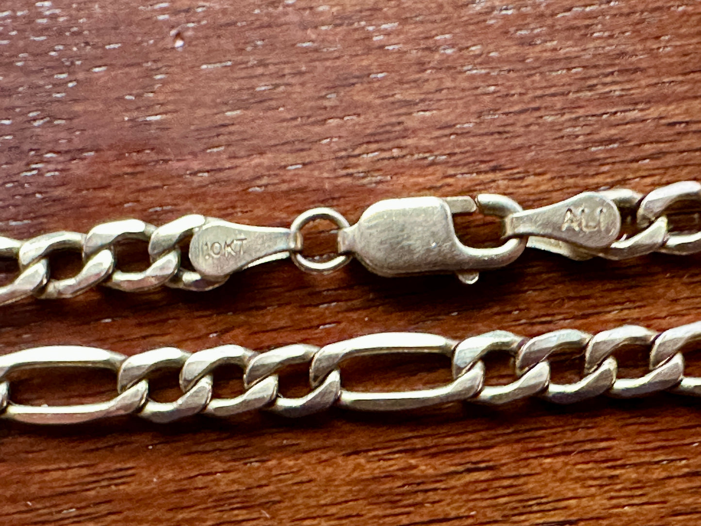 10k Yellow Gold Flat Figaro Chain Necklace 21.5" Long x 4mm * Damaged Link *