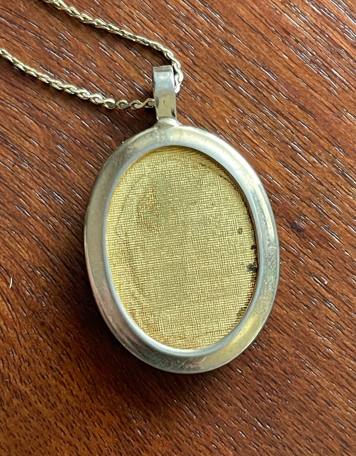 Vintage Gold Tone Chain Necklace Oval Floral Pendant