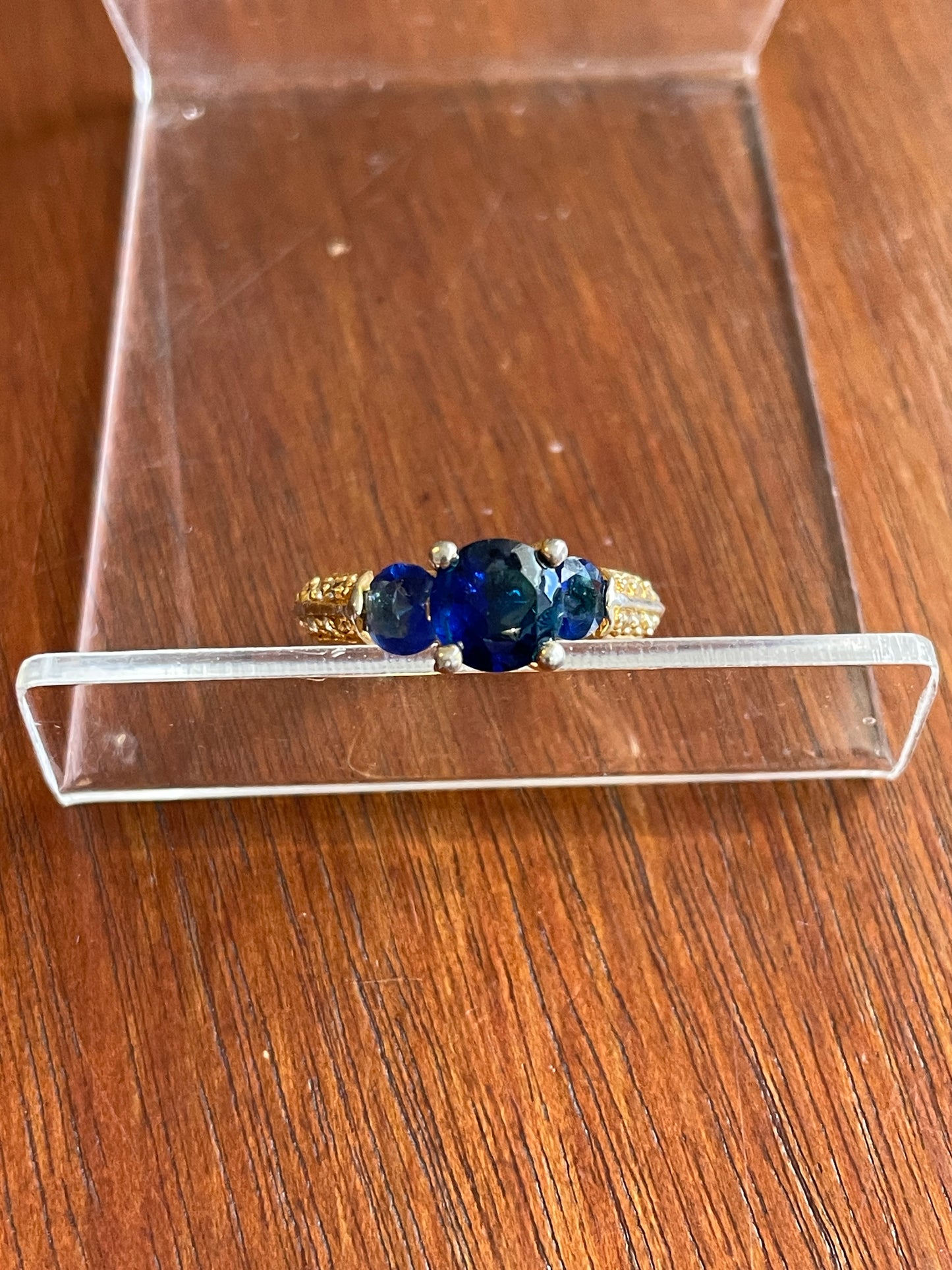 Vintage 14k Yellow Gold Ring Deep Blue Stone Sz 7