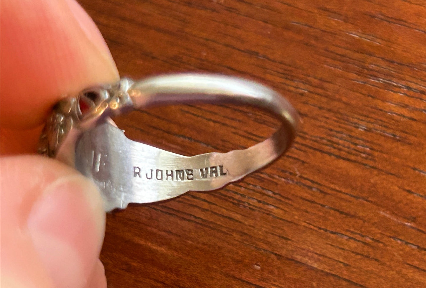 1982 R John Valadium Womans Class Ring Sz 6 Blue Stone