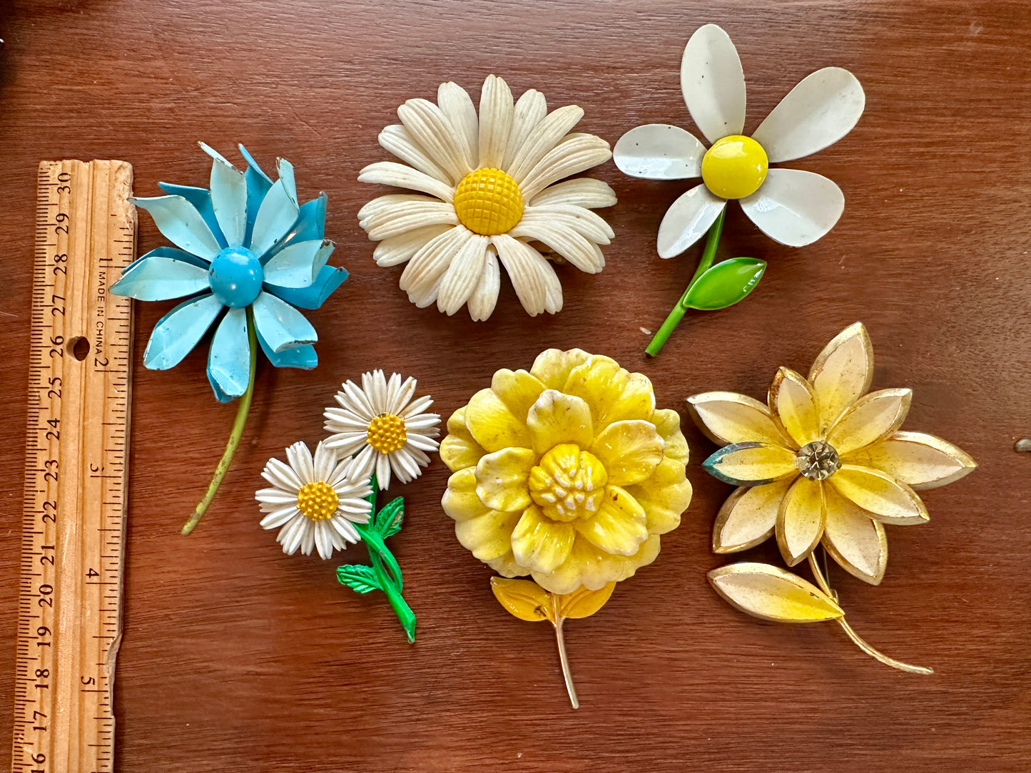 Vintage LARGE Enamel Plastic Hippy Bright Colors Flower Brooch Pin Lot Daisy