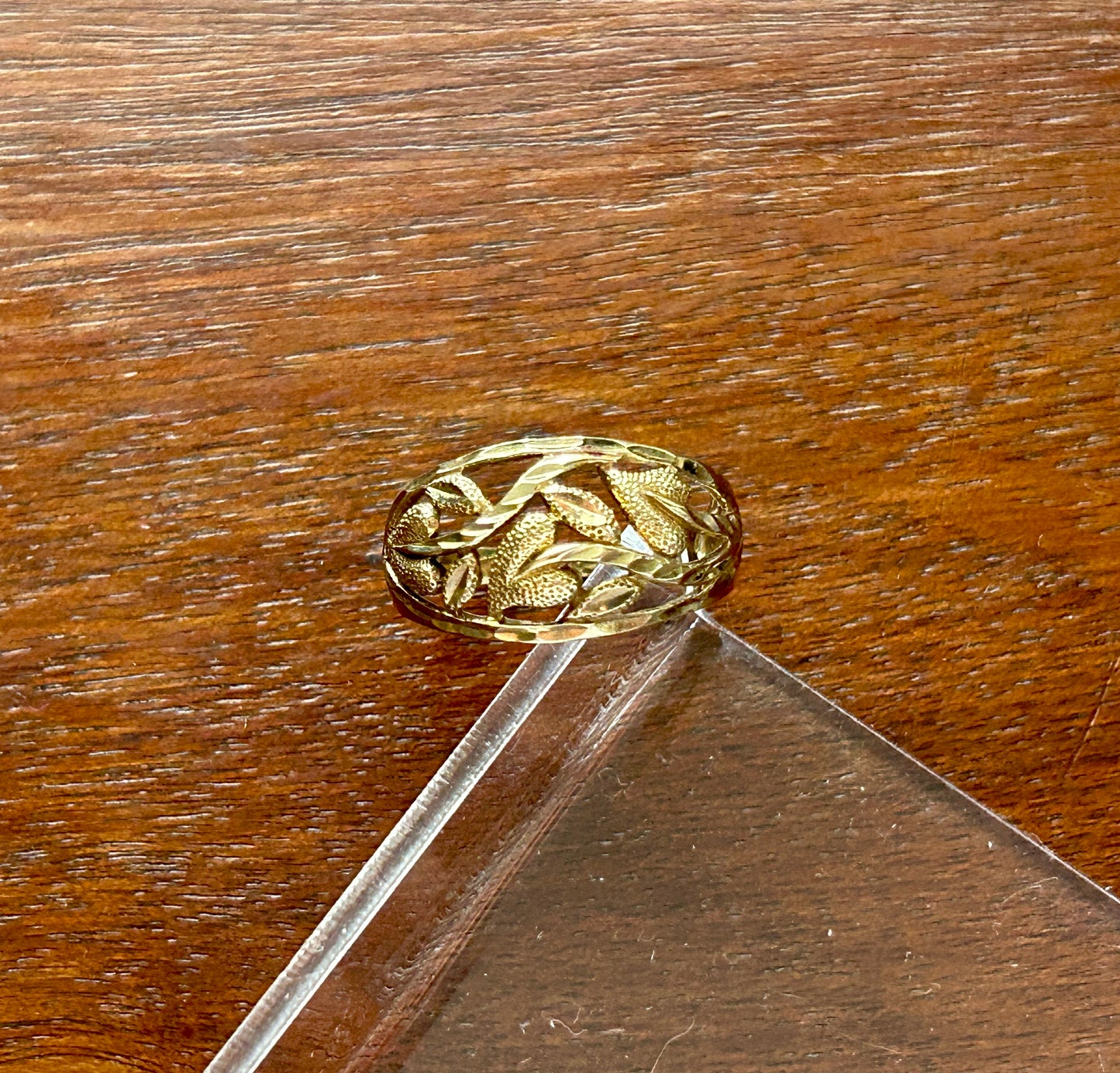 10k Yellow Gold Open Work Floral Motif Cocktail Ring Band Sz 7