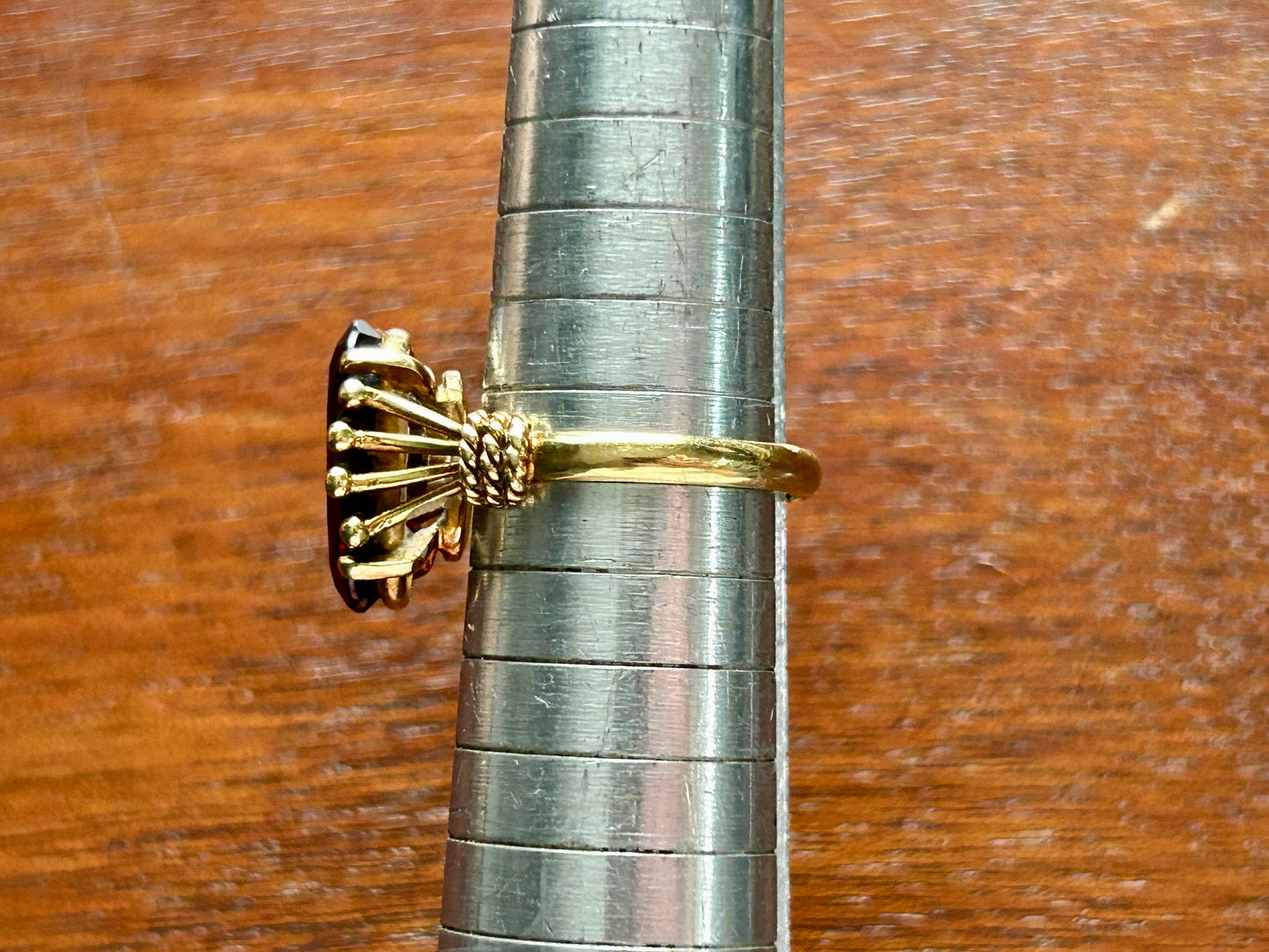 Vintage 14k (750) Yellow Gold Large Faceted Garnet Cocktail Ring Sz 7.5