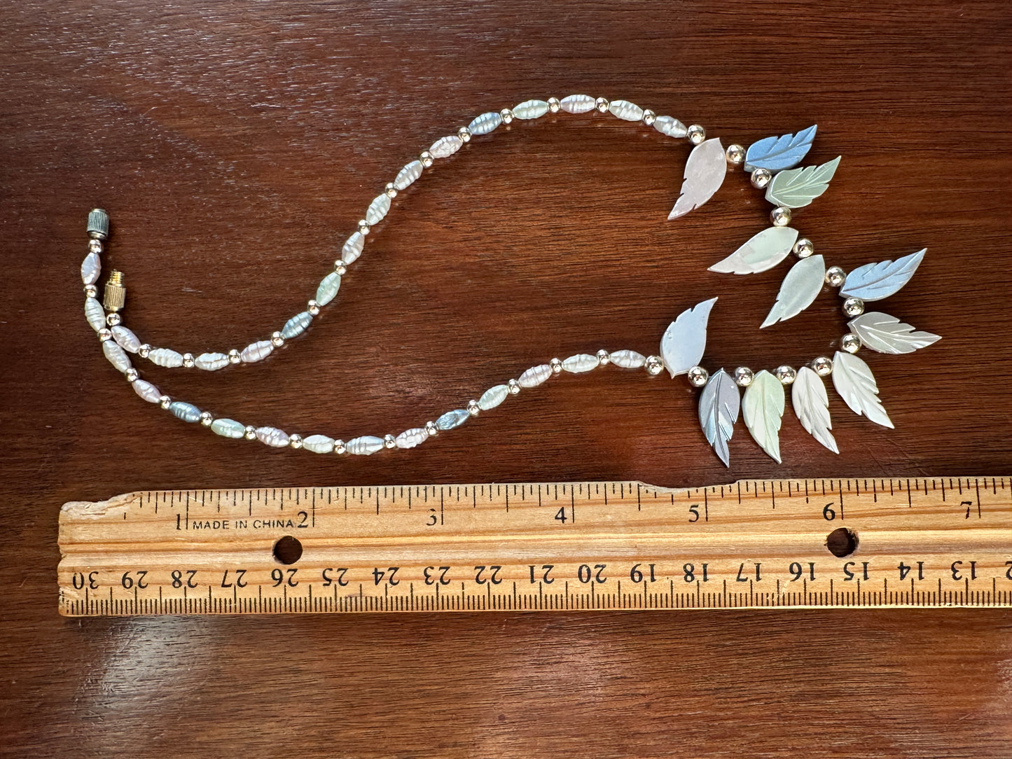 Vintage Pastel Colored Freshwater Pearl MOP Carved Leaf Gold Bead Necklace