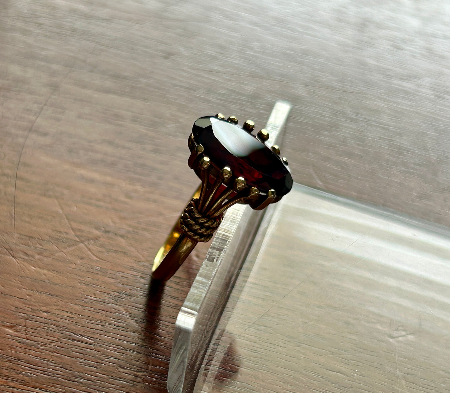 Vintage 14k (750) Yellow Gold Large Faceted Garnet Cocktail Ring Sz 7.5