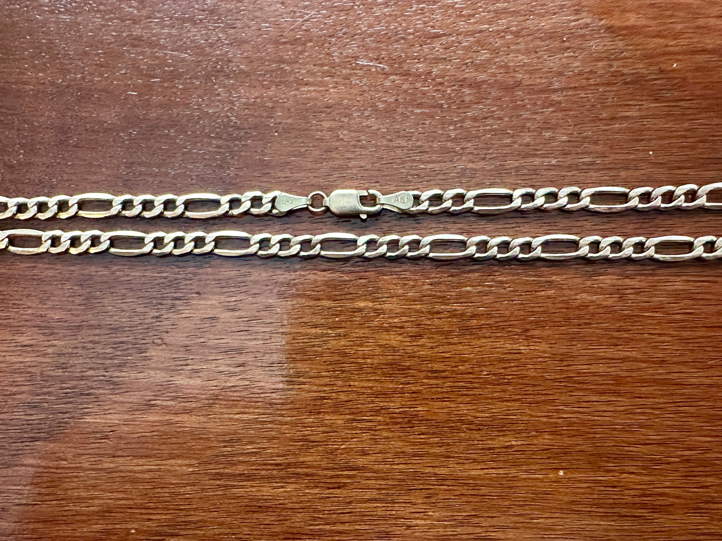 10k Yellow Gold Flat Figaro Chain Necklace 21.5" Long x 4mm * Damaged Link *