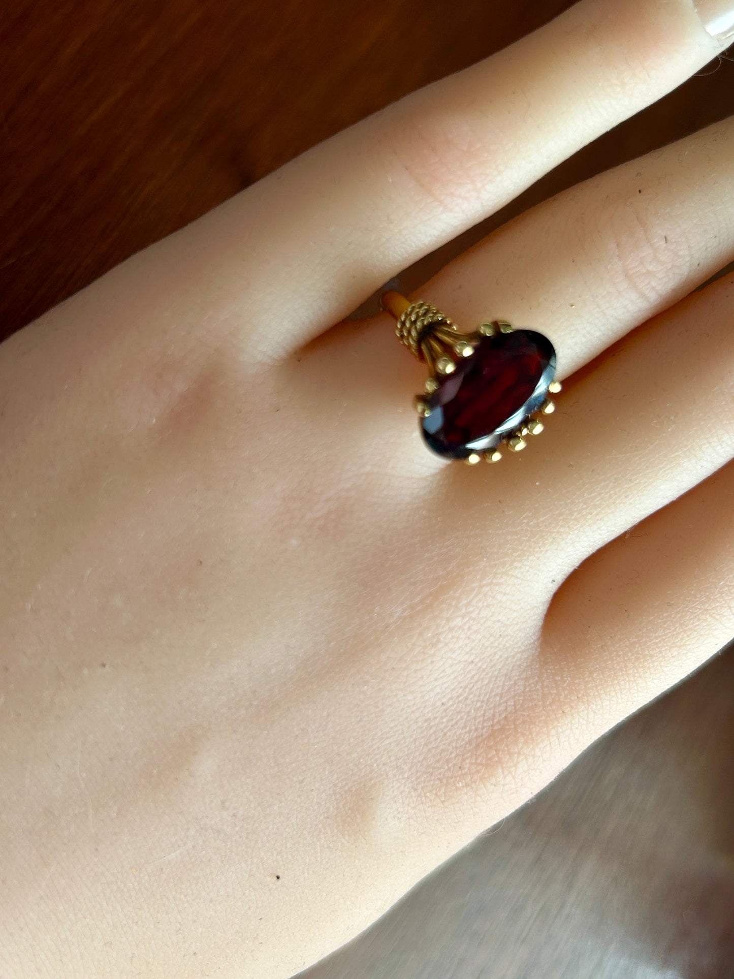 Vintage 14k (750) Yellow Gold Large Faceted Garnet Cocktail Ring Sz 7.5