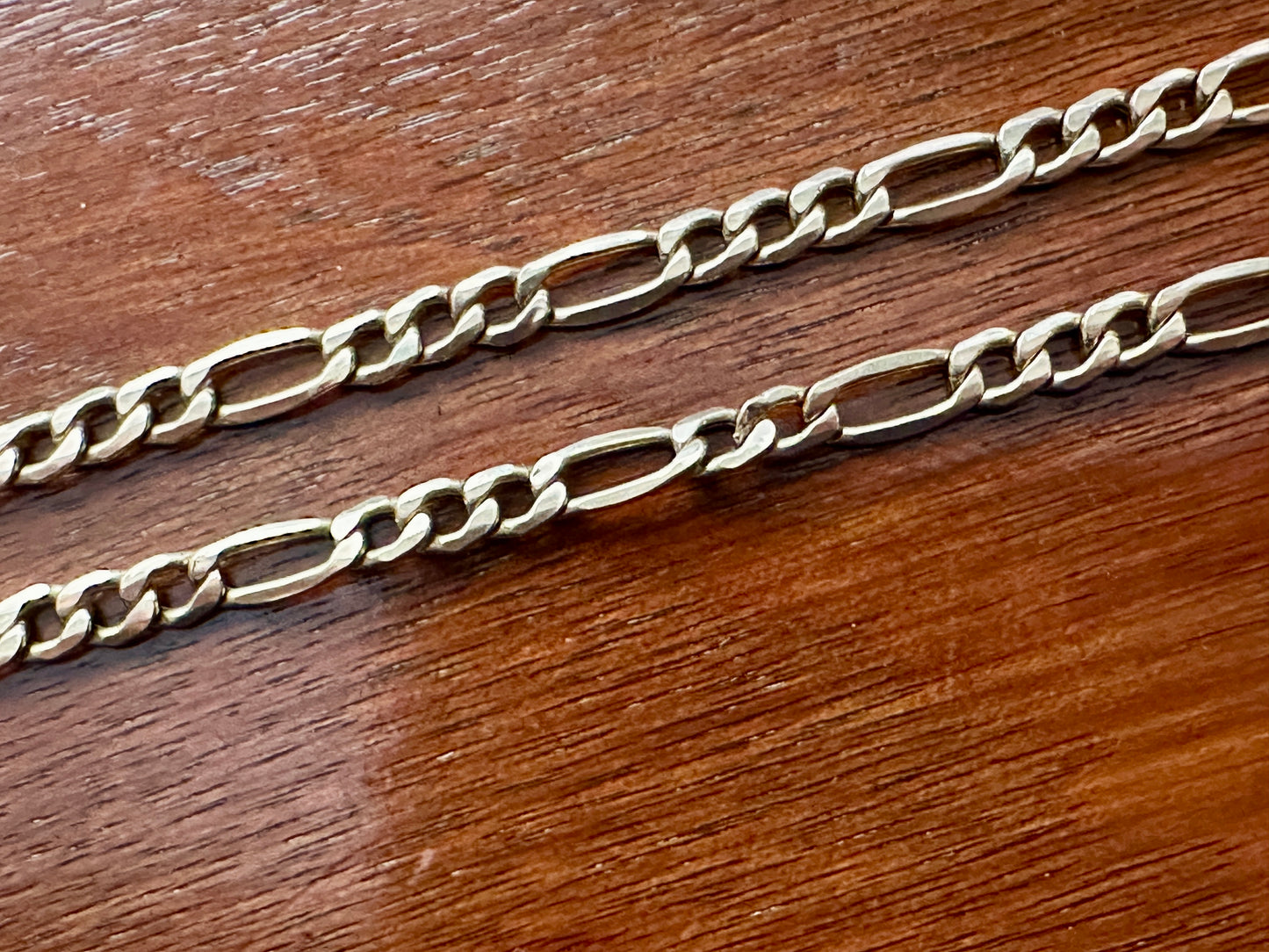10k Yellow Gold Flat Figaro Chain Necklace 21.5" Long x 4mm * Damaged Link *