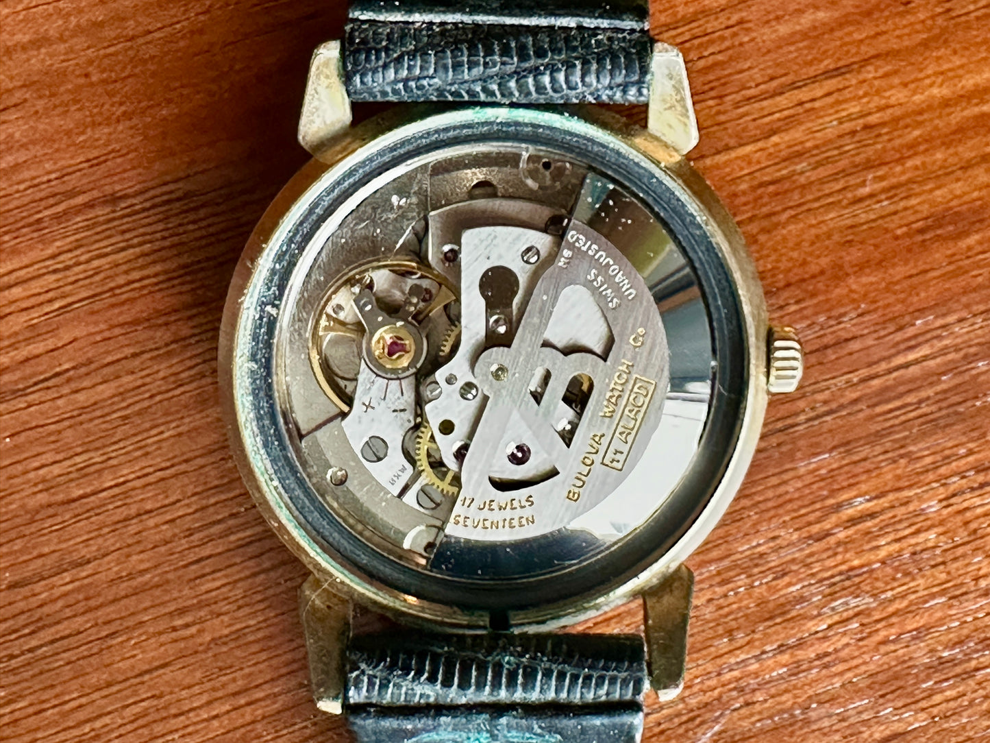 Vintage Bulova Self Winding Automatic 17j Mens Wristwatch Watch Day Date 10k RG