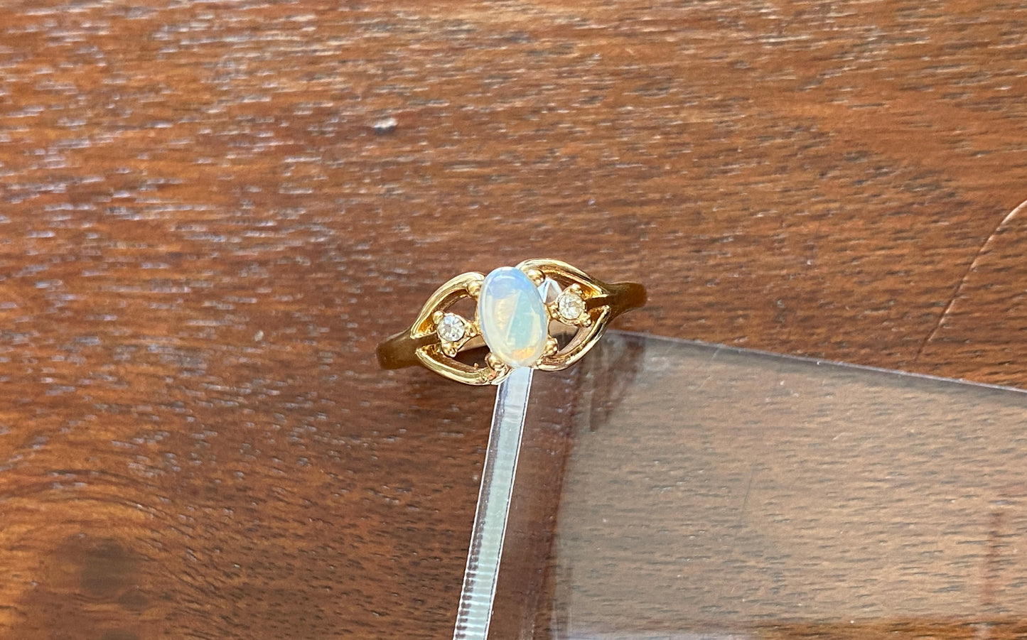 Vintage Gold Tone Faux Opal Rhinestone Costume Ring Sz 5.75