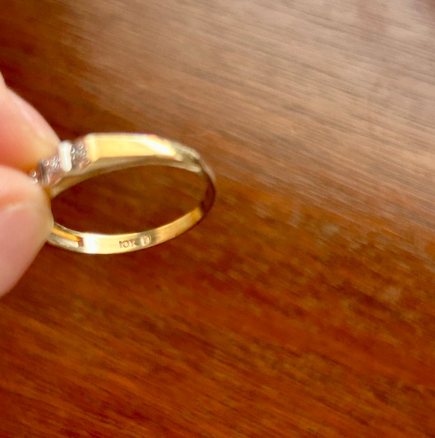 Vintage 10k Yellow Gold Diamond Accent Band Ring Sz 7.75