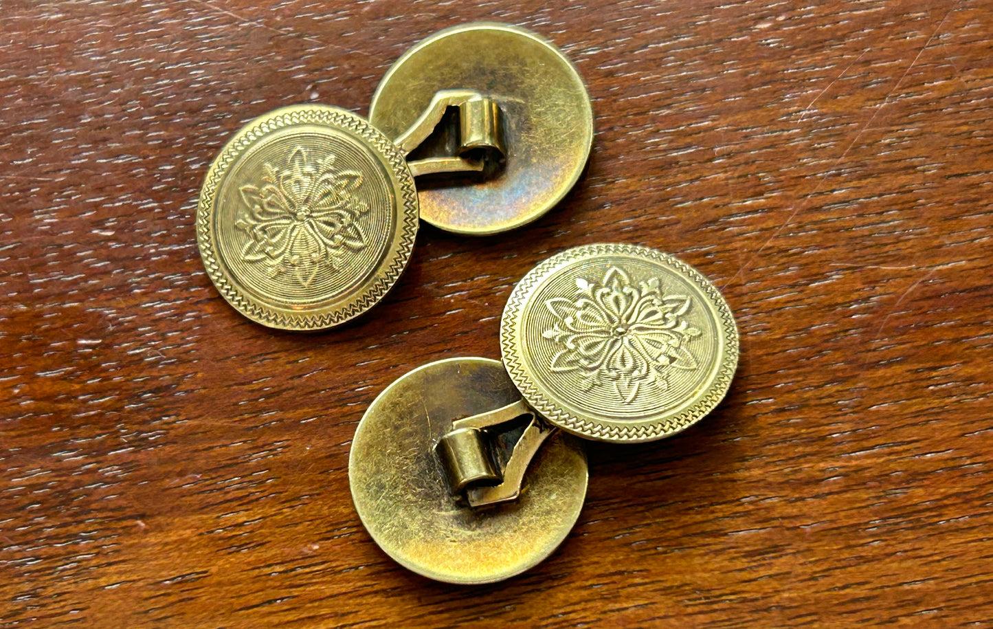 Antique 14k Yellow Gold Flower Detailed Cuff Links