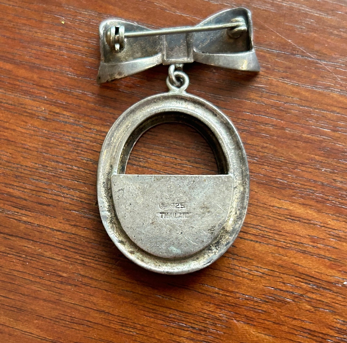 Vintage Sterling Silver 925 Bow Oval Shaped Picture Frame Brooch Pin Dangly