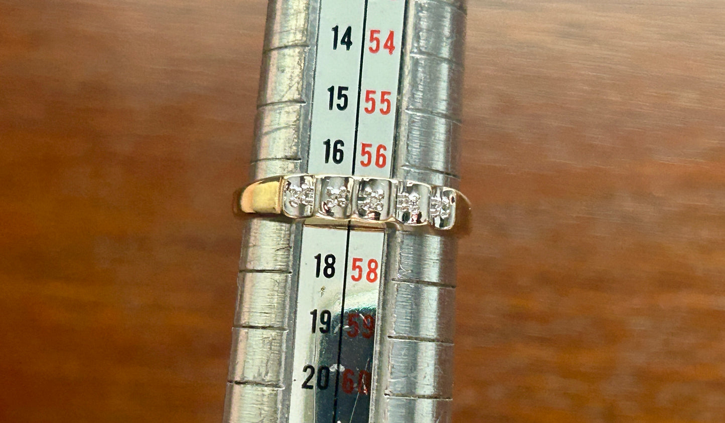 Vintage 10k Yellow Gold Diamond Accent Band Ring Sz 7.75