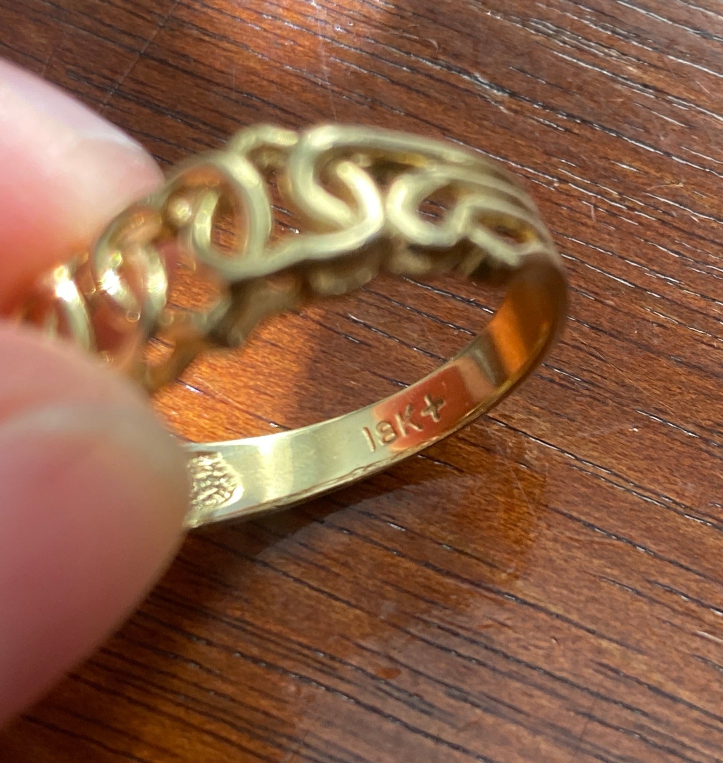 18k Yellow Gold Open Heart Band Ring Sz 8