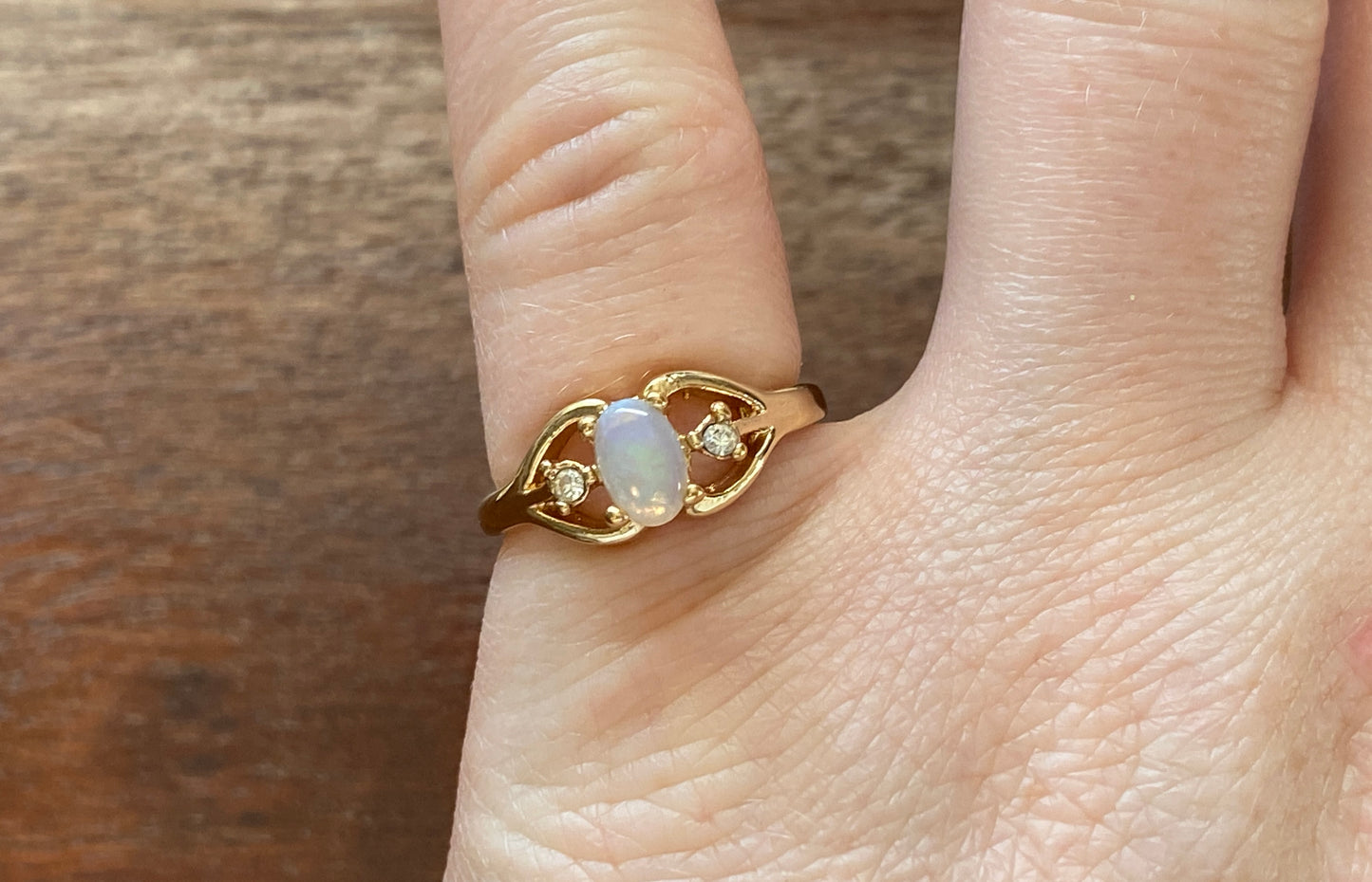 Vintage Gold Tone Faux Opal Rhinestone Costume Ring Sz 5.75