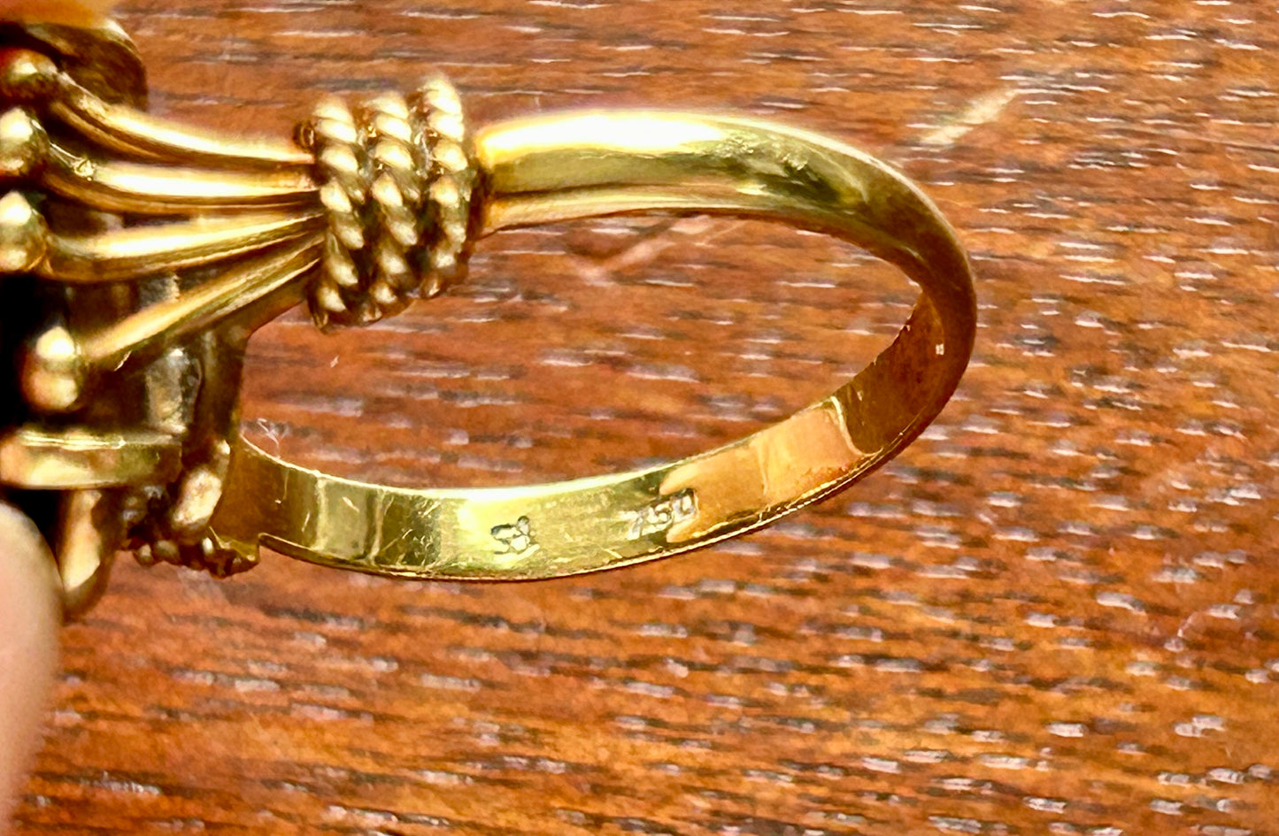 Vintage 14k (750) Yellow Gold Large Faceted Garnet Cocktail Ring Sz 7.5