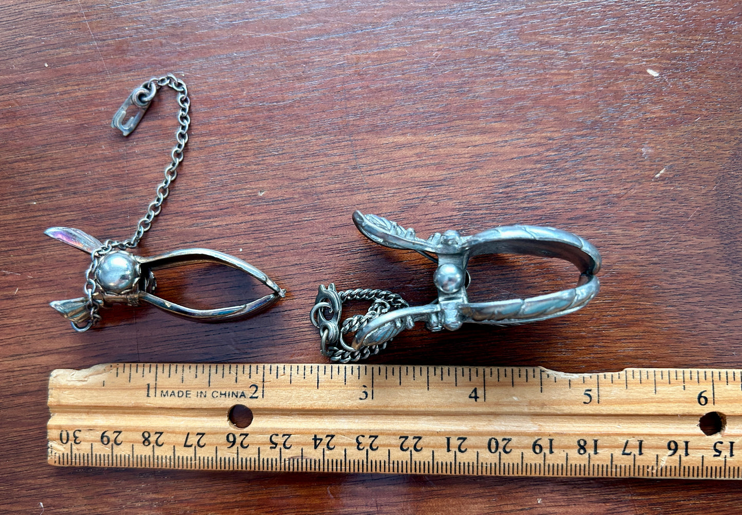 Vintage Silver Tone Glove Clip Lot Victorian Style Hands Leaf