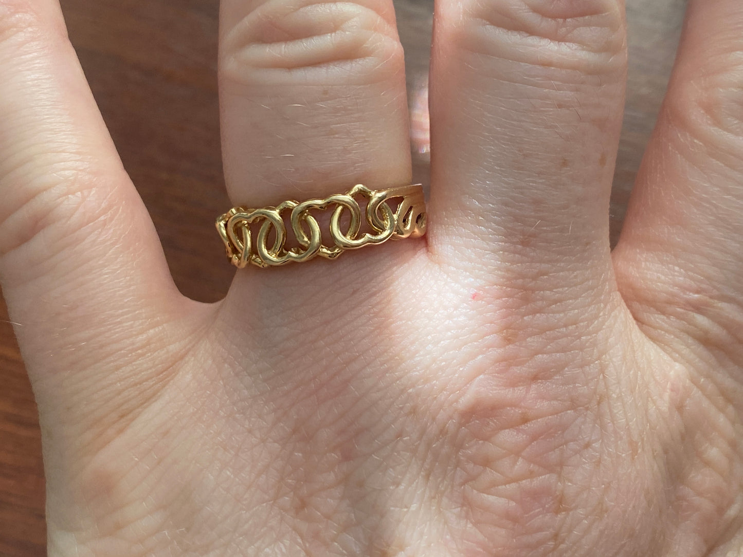 18k Yellow Gold Open Heart Band Ring Sz 8