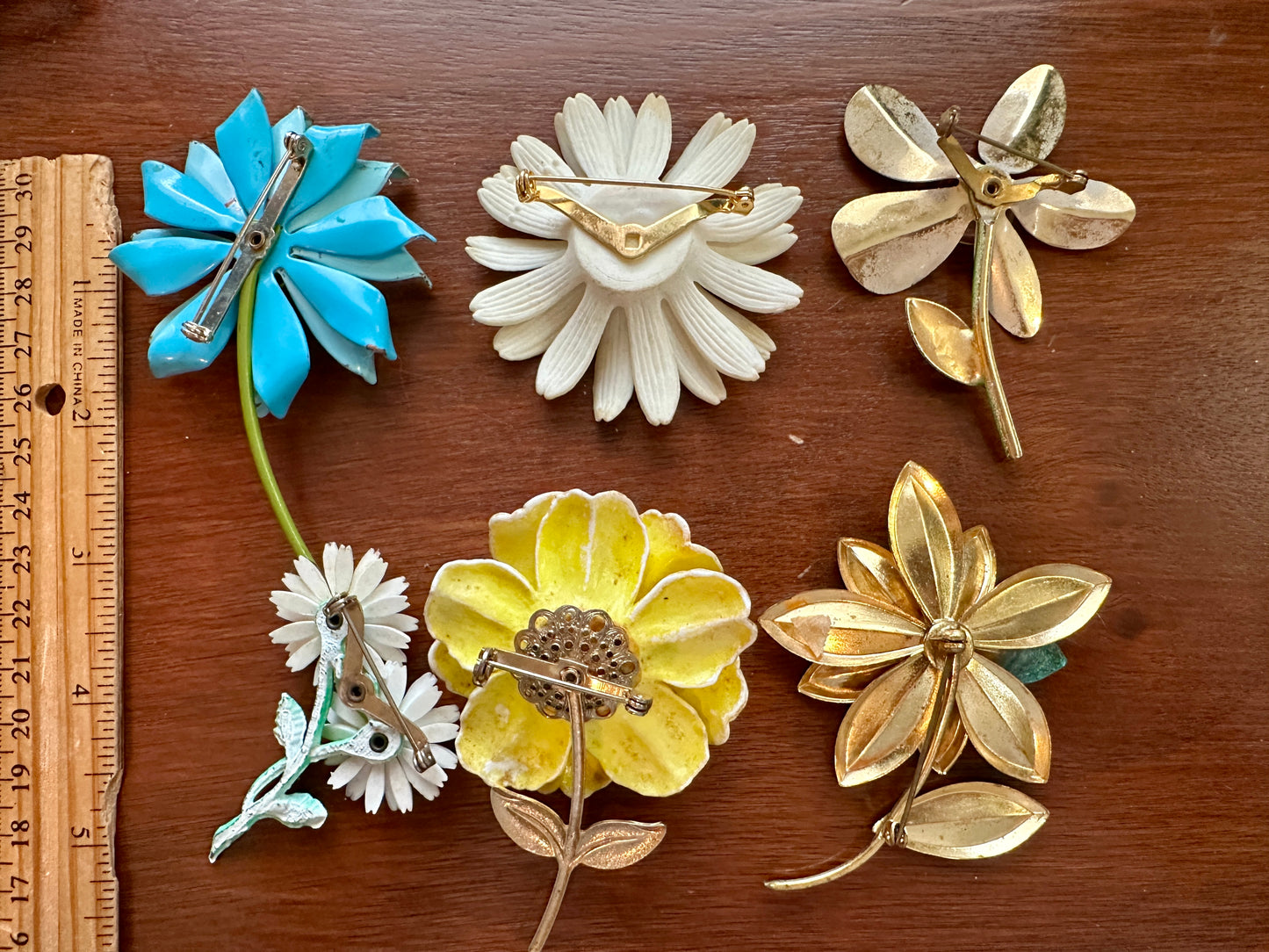 Vintage LARGE Enamel Plastic Hippy Bright Colors Flower Brooch Pin Lot Daisy