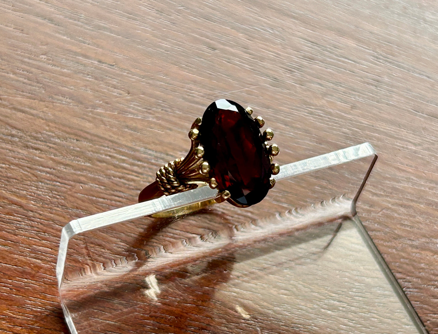 Vintage 14k (750) Yellow Gold Large Faceted Garnet Cocktail Ring Sz 7.5