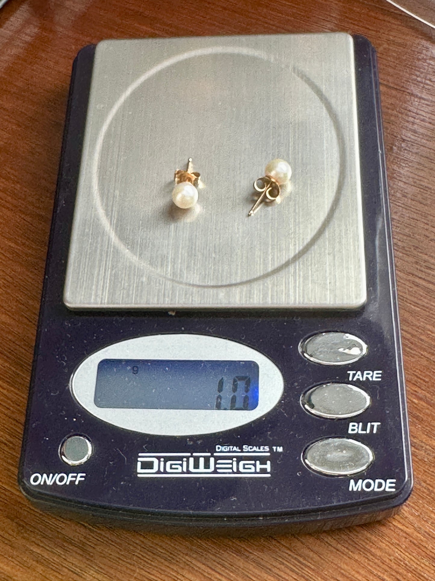 14k Yellow Gold Pearl Stud Earrings