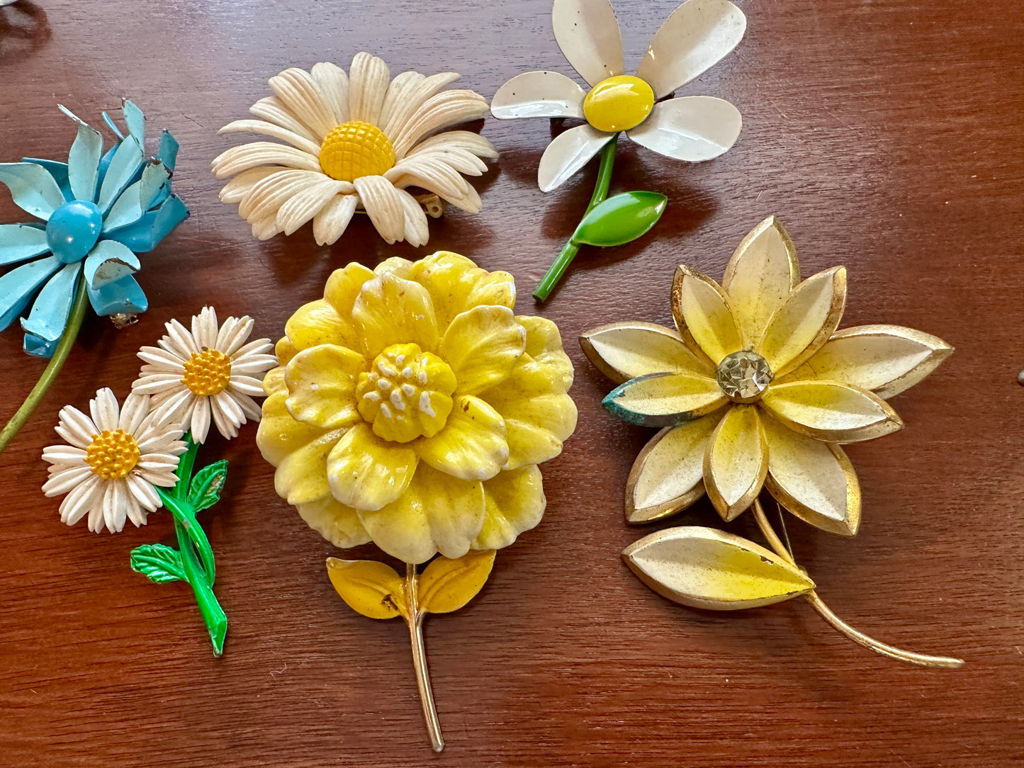Vintage LARGE Enamel Plastic Hippy Bright Colors Flower Brooch Pin Lot Daisy