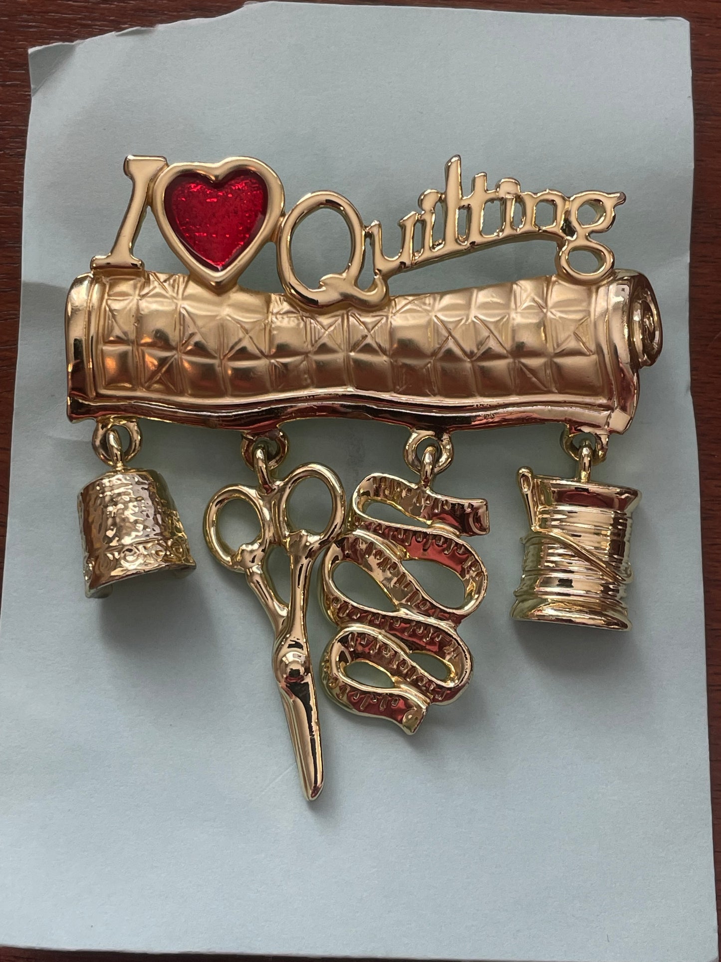 Vintage AJC Gold Tone & Enamel I Love Quilting Brooch & Lapel Pin