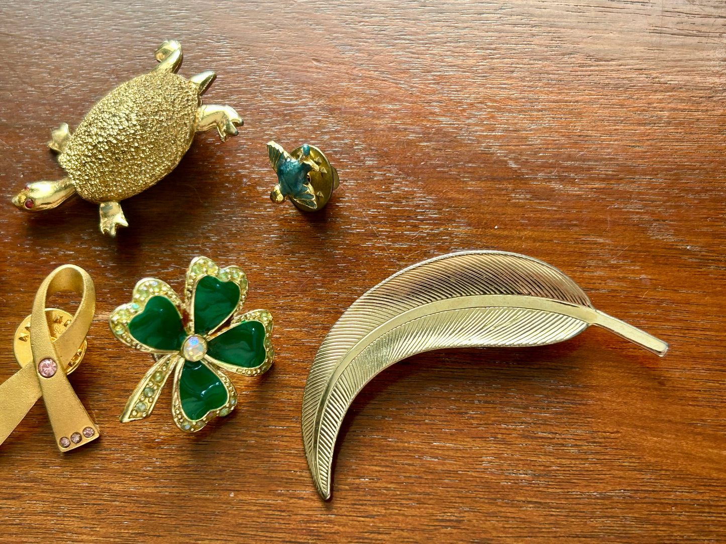 Vintage Brooch Pin Lot Gold Tone Rhinestone Enamel Turtle Bow Clover & More