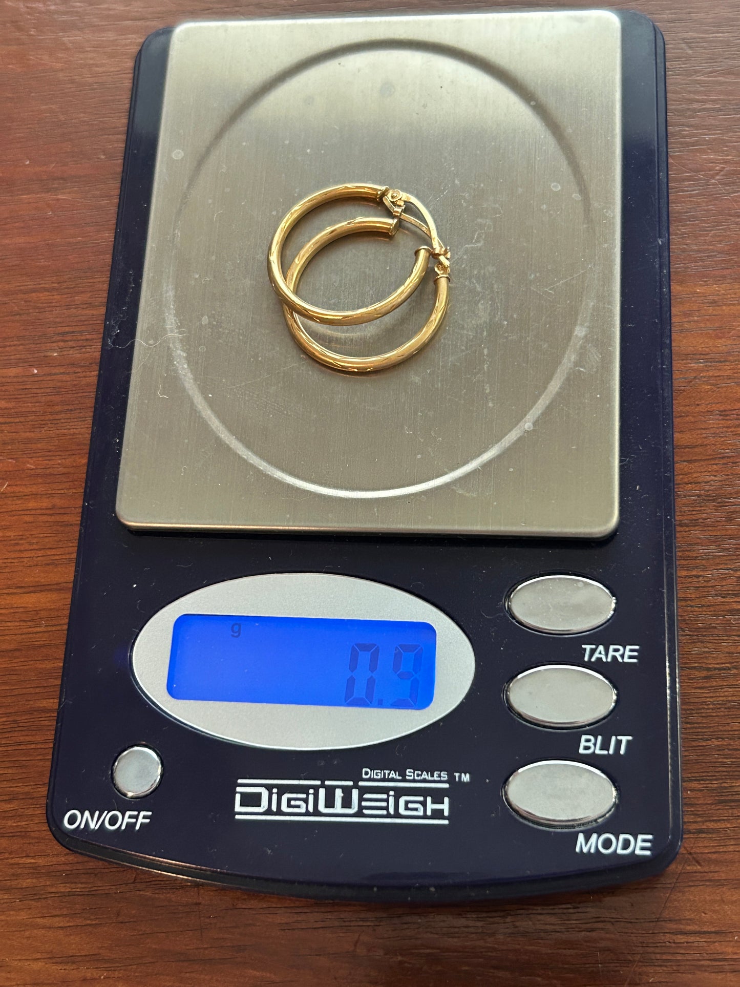 14k Yellow Gold Hoop Earrings Etched Pattern Medium Size Diamond Cut