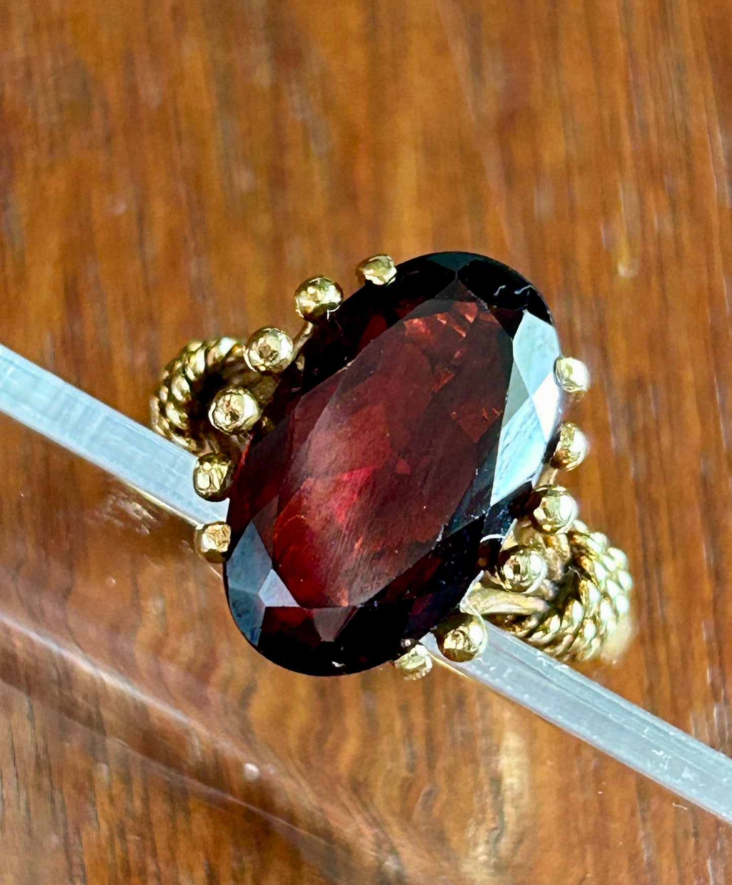 Vintage 14k (750) Yellow Gold Large Faceted Garnet Cocktail Ring Sz 7.5
