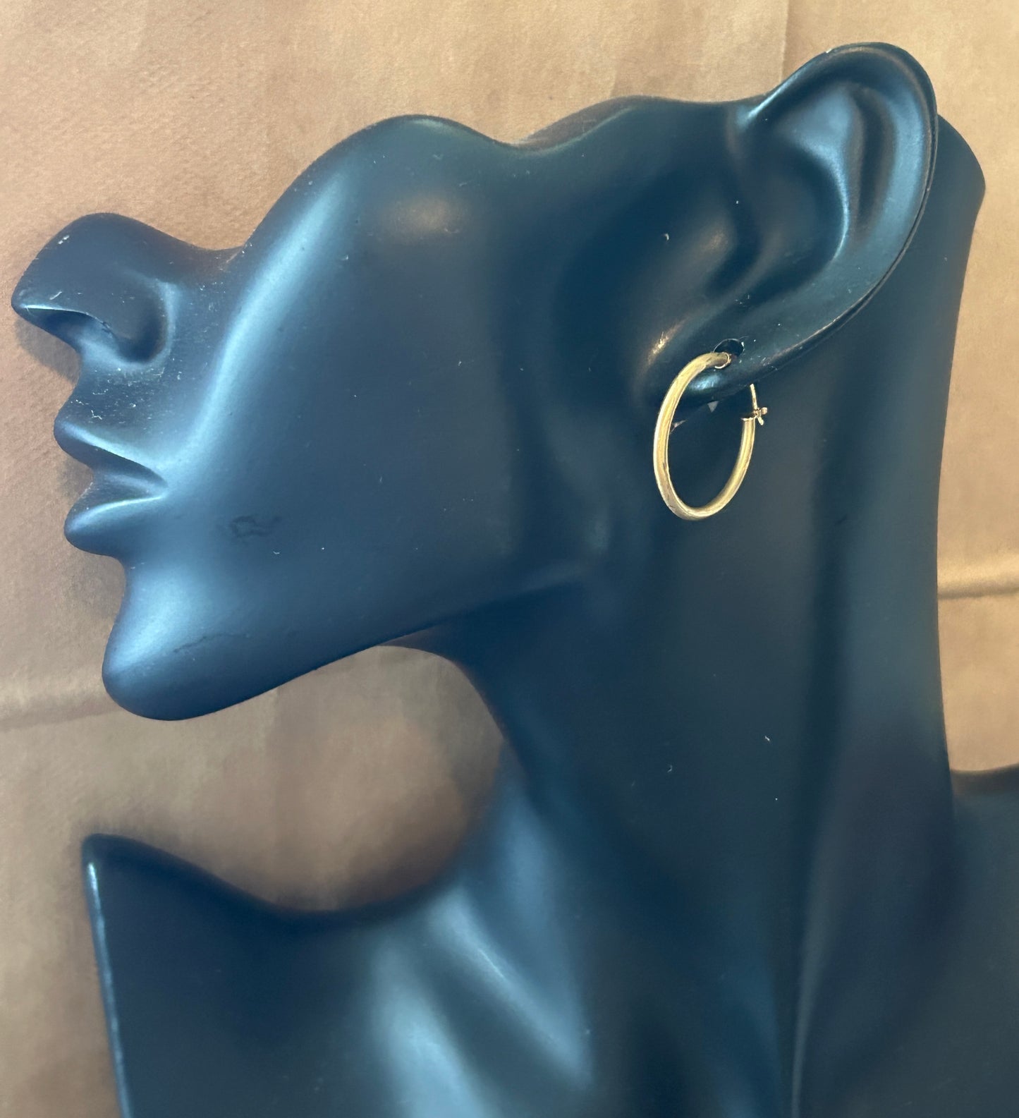 14k Yellow Gold Hoop Earrings Etched Pattern Medium Size Diamond Cut