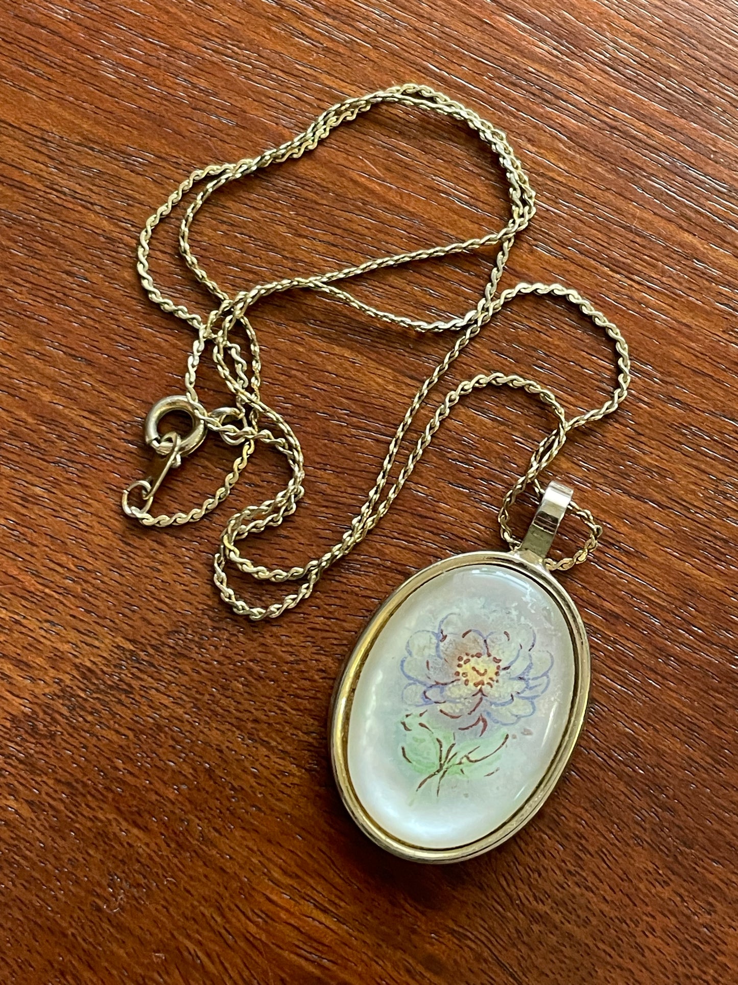 Vintage Gold Tone Chain Necklace Oval Floral Pendant