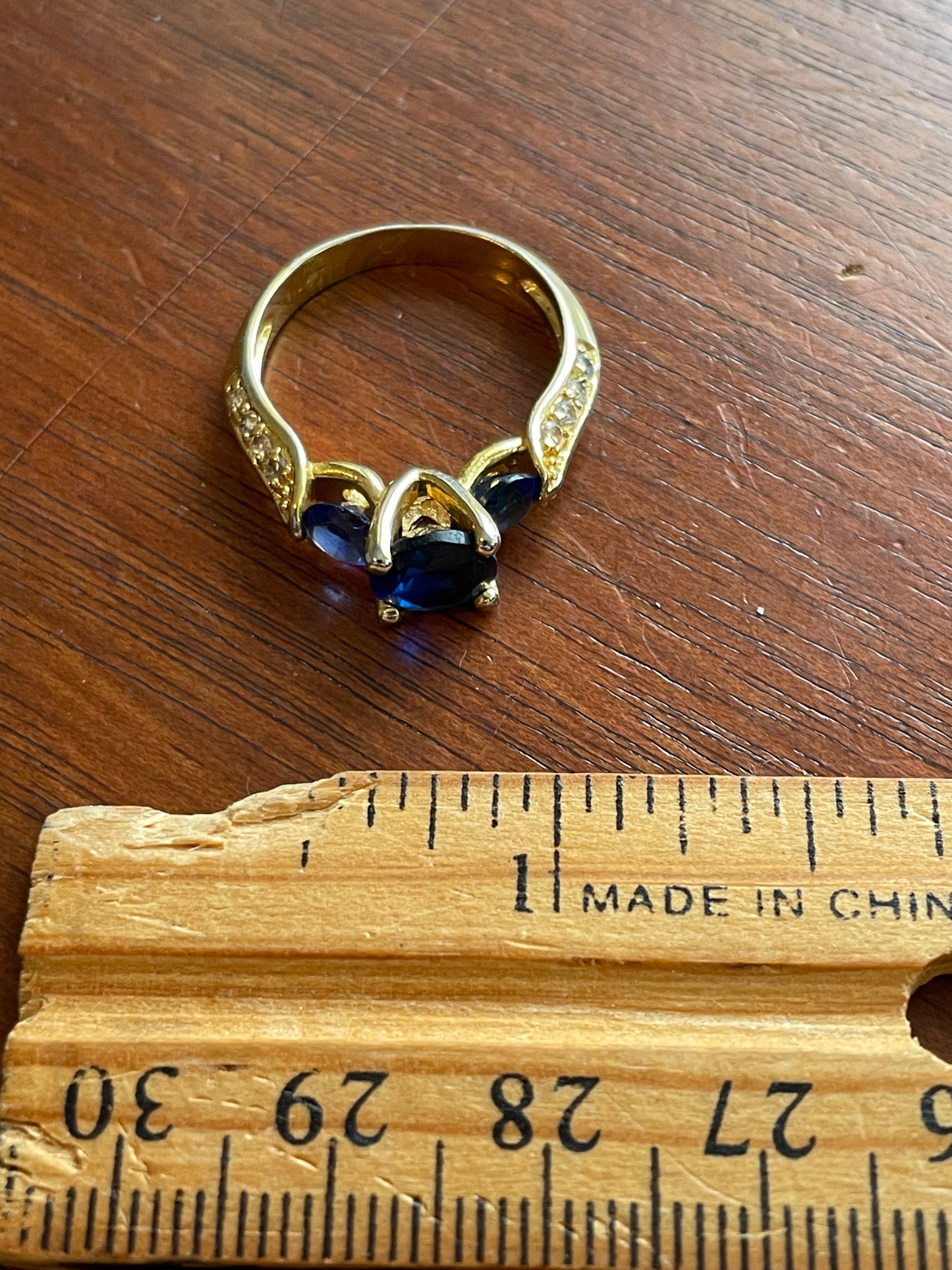 Vintage 14k Yellow Gold Ring Deep Blue Stone Sz 7