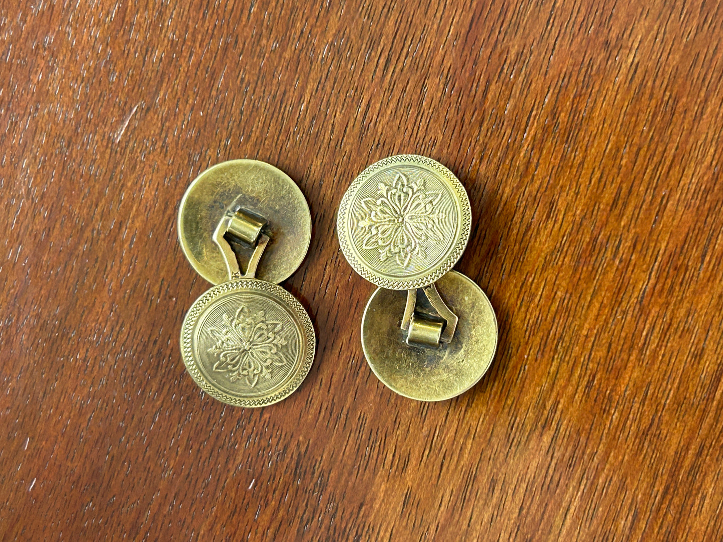 Antique 14k Yellow Gold Flower Detailed Cuff Links