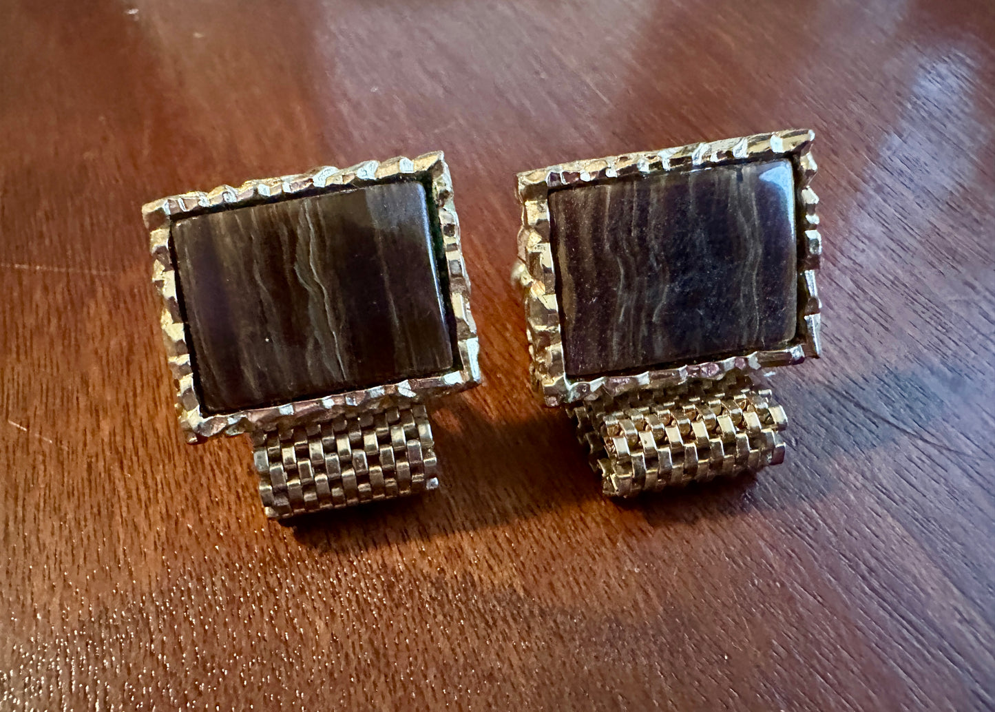 Vintage 70s Gold Tone Mesh Brown Agate Large Face Cuff Links