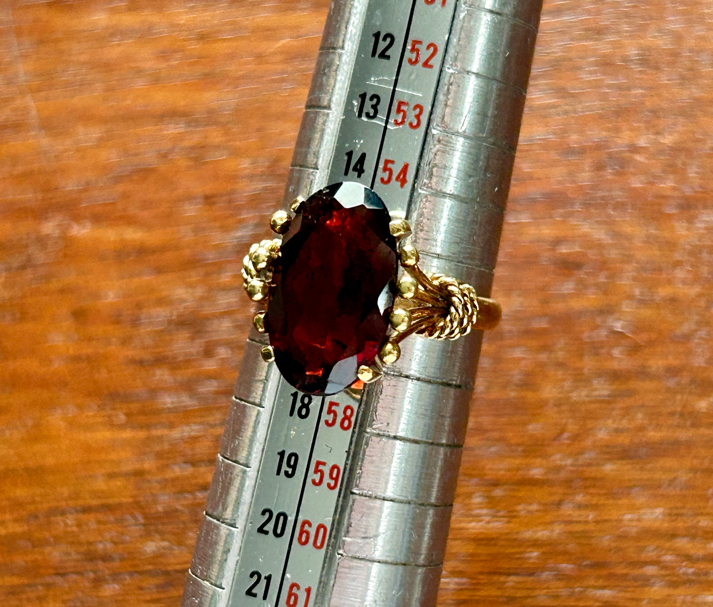 Vintage 14k (750) Yellow Gold Large Faceted Garnet Cocktail Ring Sz 7.5