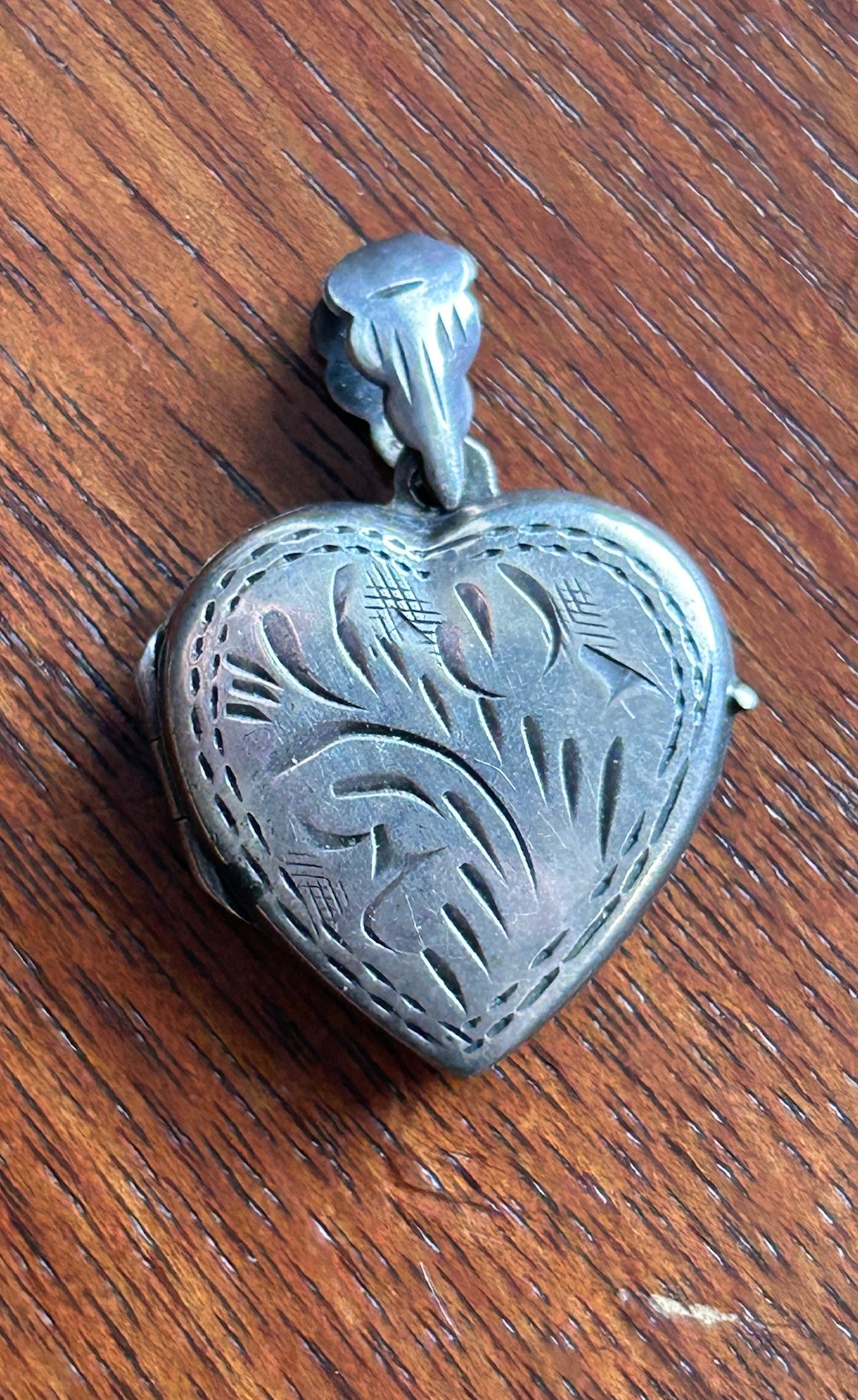 Vintage Sterling Silver 925 Heart Shaped Locket Necklace Pendant Etched Design