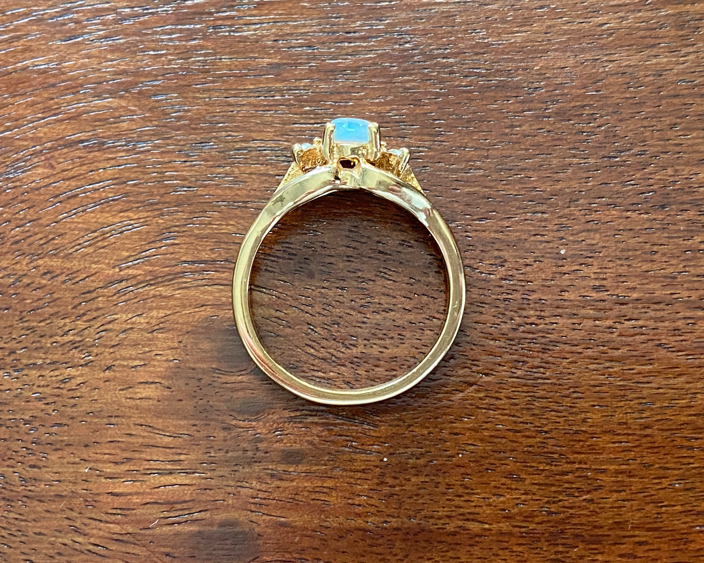 Vintage Gold Tone Faux Opal Rhinestone Costume Ring Sz 5.75