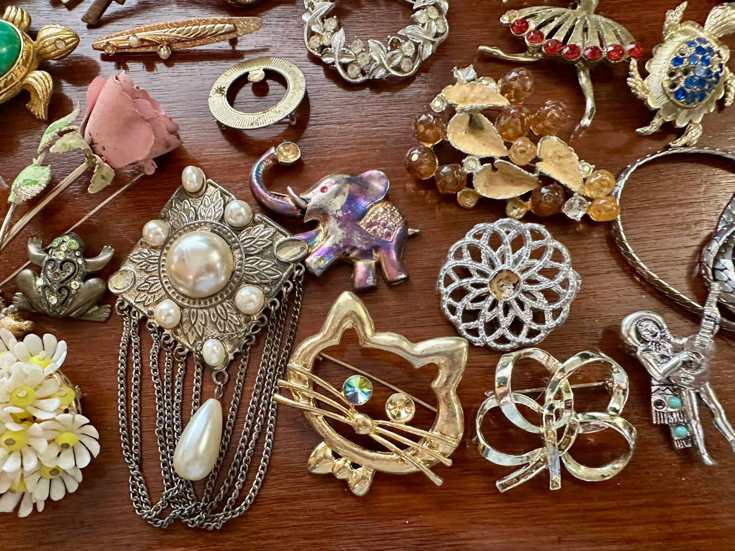 Vintage Jewelry Harvest Craft Lot Avon Rhinestone Faux Pearl Brooch Bracelet