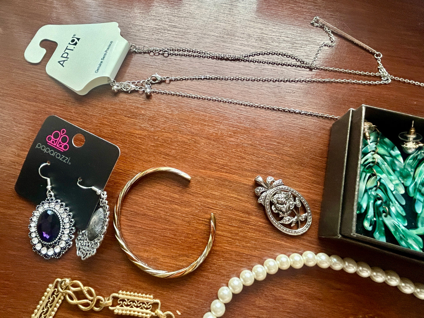 Vintage to Now Jewelry Lot Necklace Earrings Pendant Bracelet Pearl Gold Silver