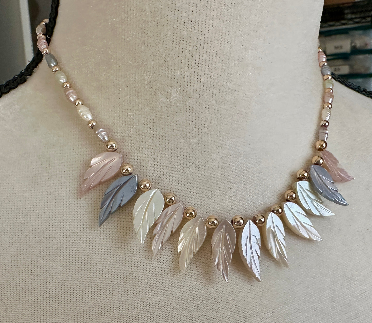 Vintage Pastel Colored Freshwater Pearl MOP Carved Leaf Gold Bead Necklace