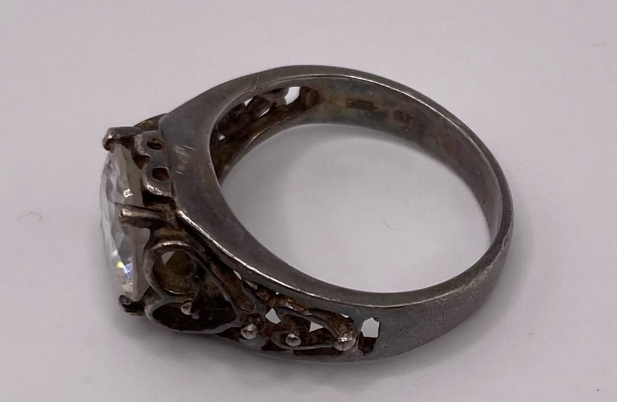 Avon Sterling Silver 925 CZ Oval Heart Cut Out Ring Sz 6.25
