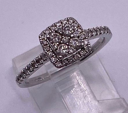 10k White Gold Diamond Halo Engagement Ring Sz 6.75