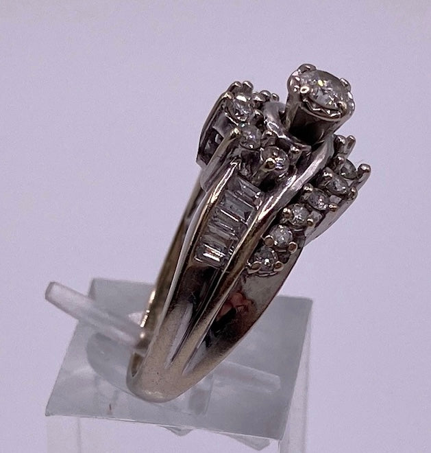 14k White Gold Round Baguette Diamond Cluster .75ctw - 1ctw Ring