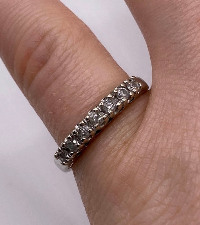 10k White Gold Round Prong Set Diamond Band Ring Sz 7