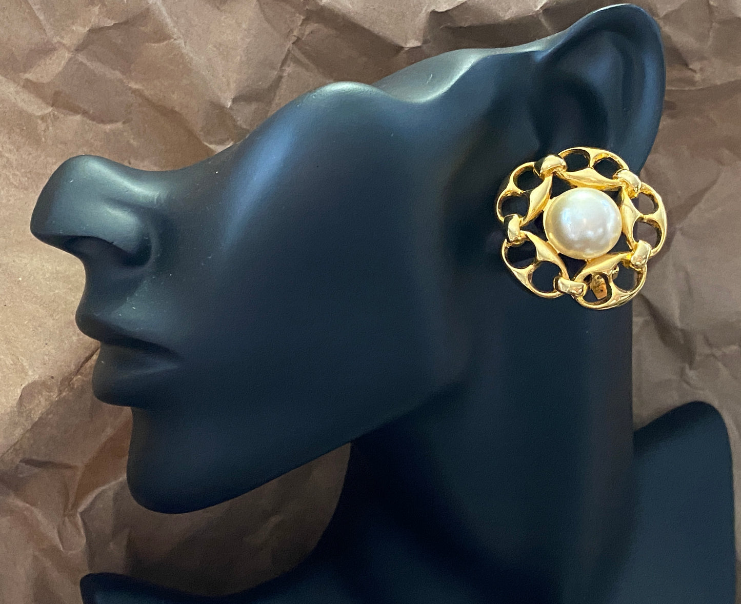 Vintage 80's PAOLO GUCCI Pearl Cabochon Gold Tone Clip on Earrings